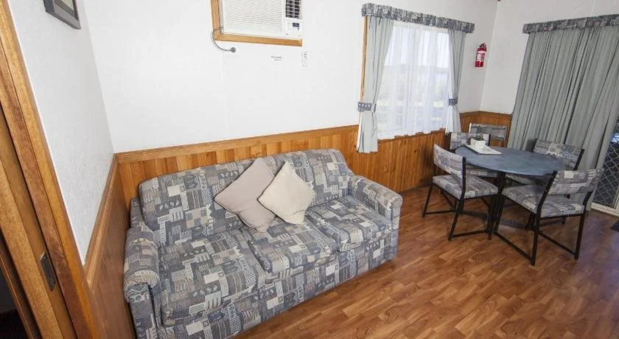 Lakeside Tourist Park