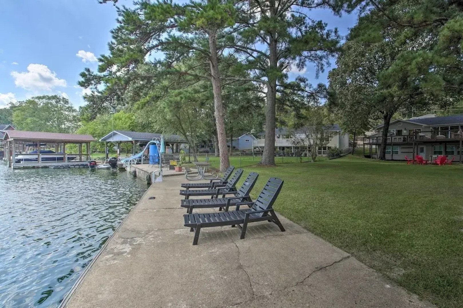 Deck, Fire Pit: Waterfront Lake Hamilton Home
