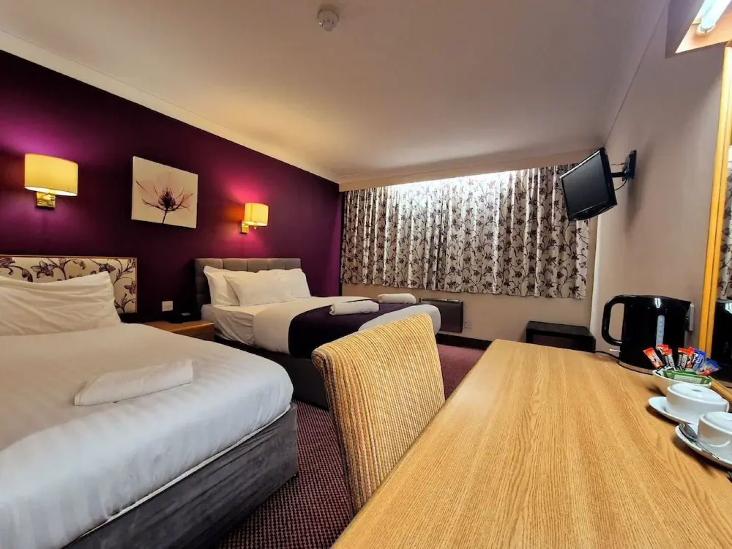 Supreme Inn Boston