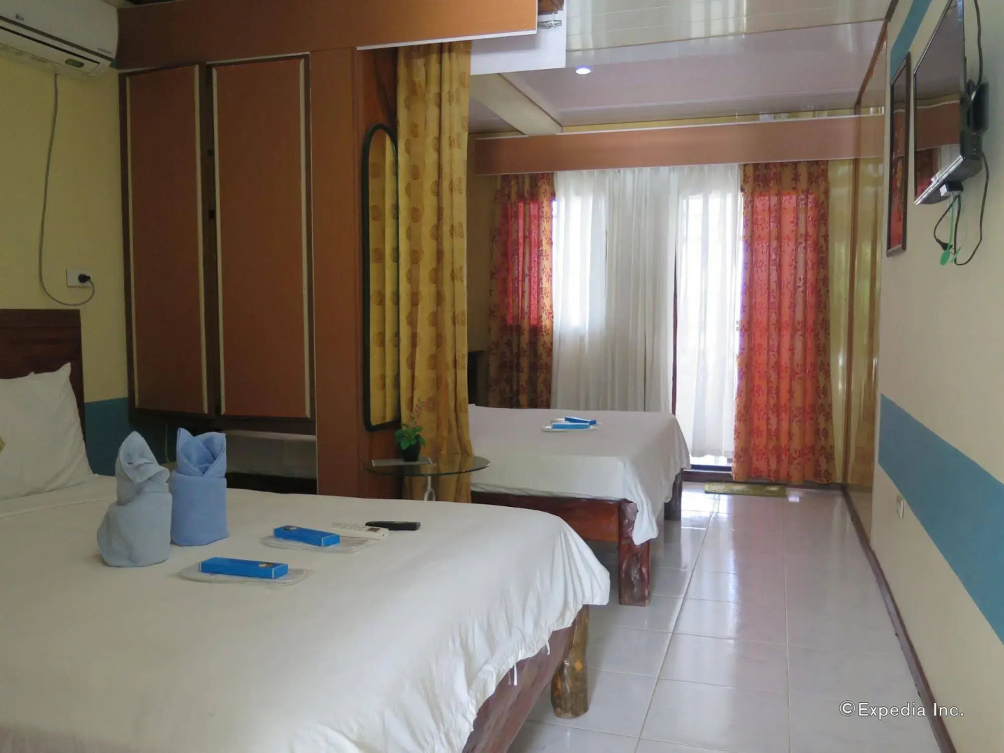 Four Seasons Seaview Hotel