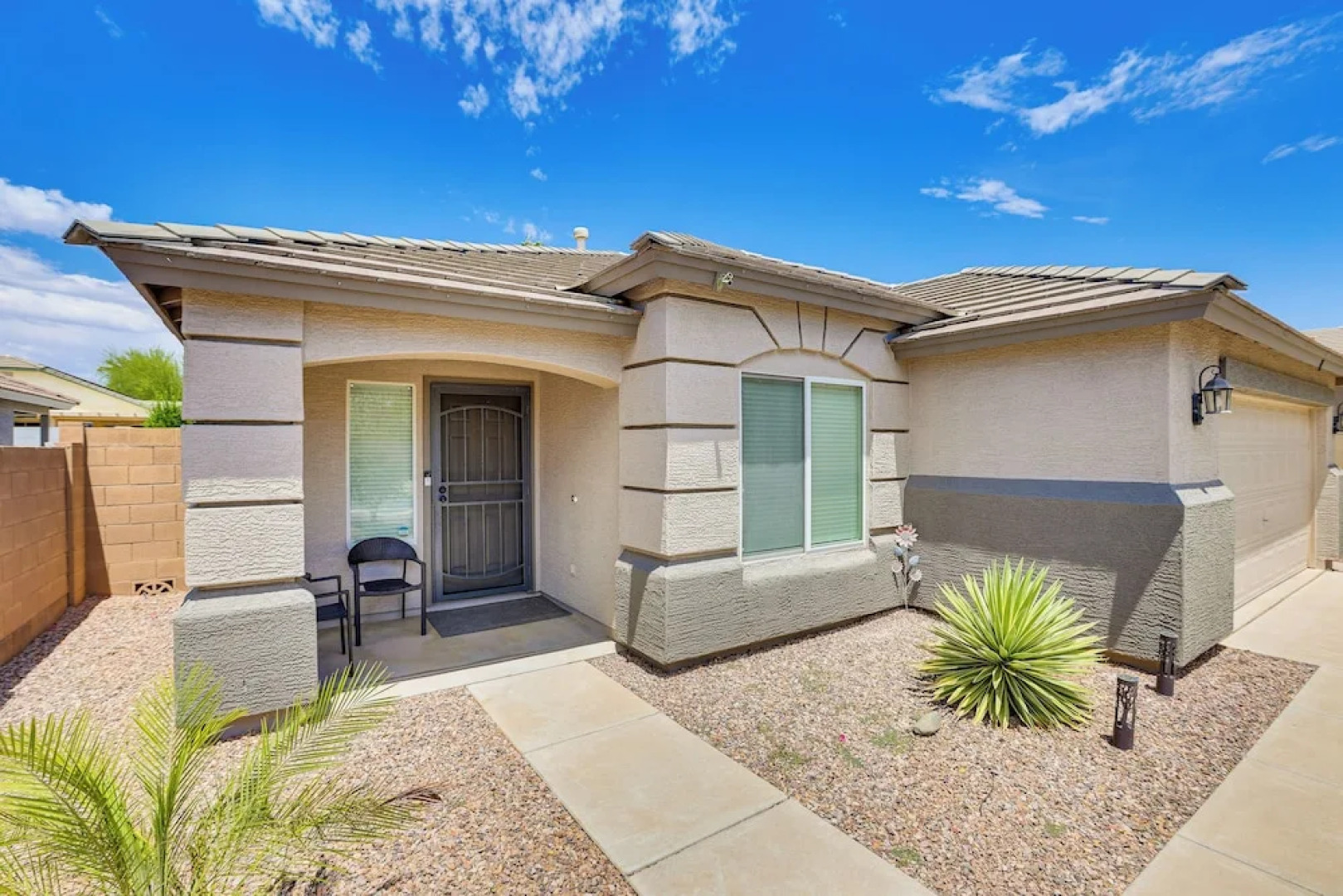 Private Pool & Patio: Home in Surprise!