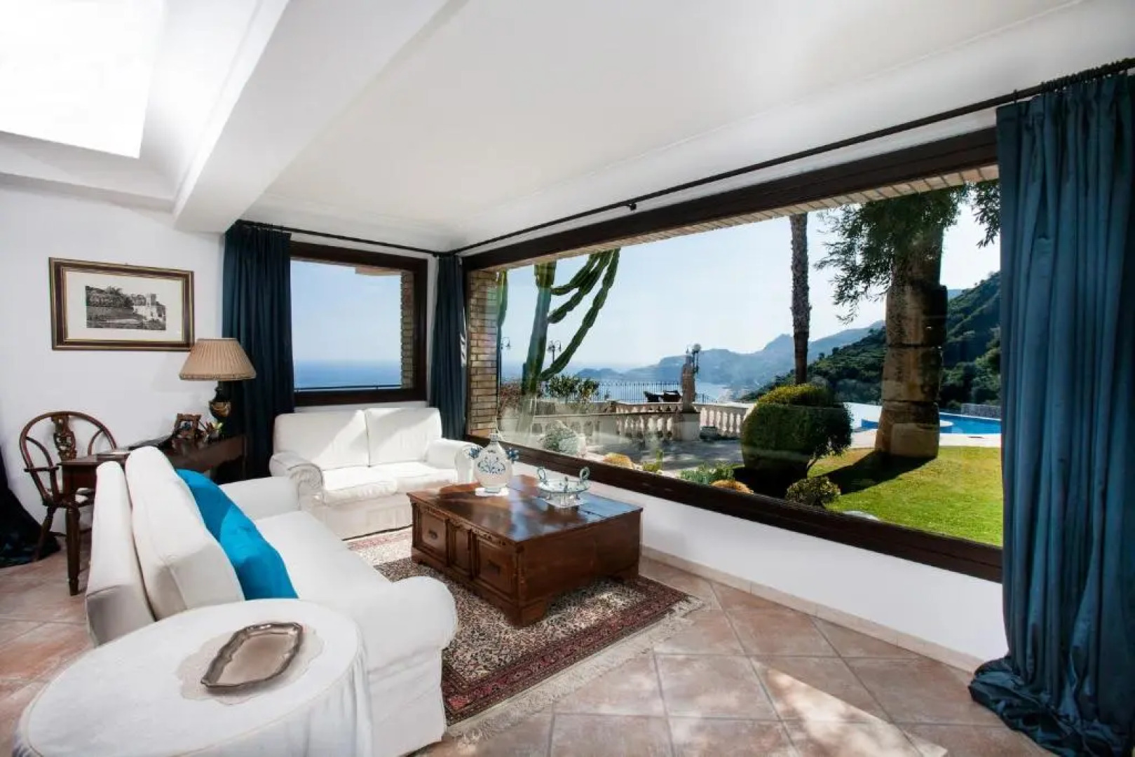 Villa Le Suites Sul Golfo Di Taormina,con piscina infinity a strapiombo sul mare