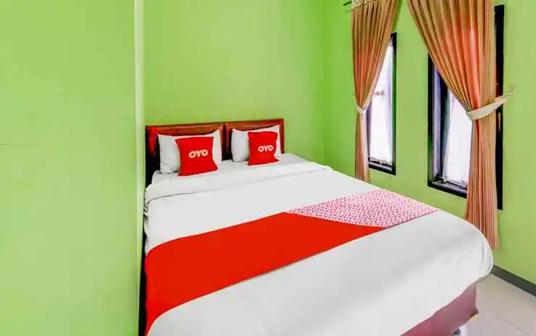 OYO 90448 Hotel Indah Savana