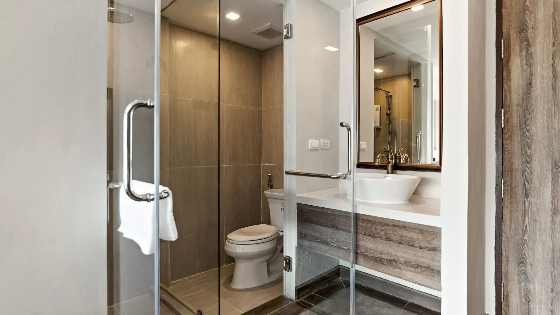 B2 Mae Hong Son Premier Hotel