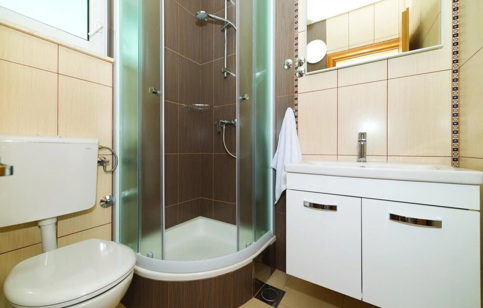 Amazing Home in Trilj with Hot Tub, WiFi & 4 Bedrooms