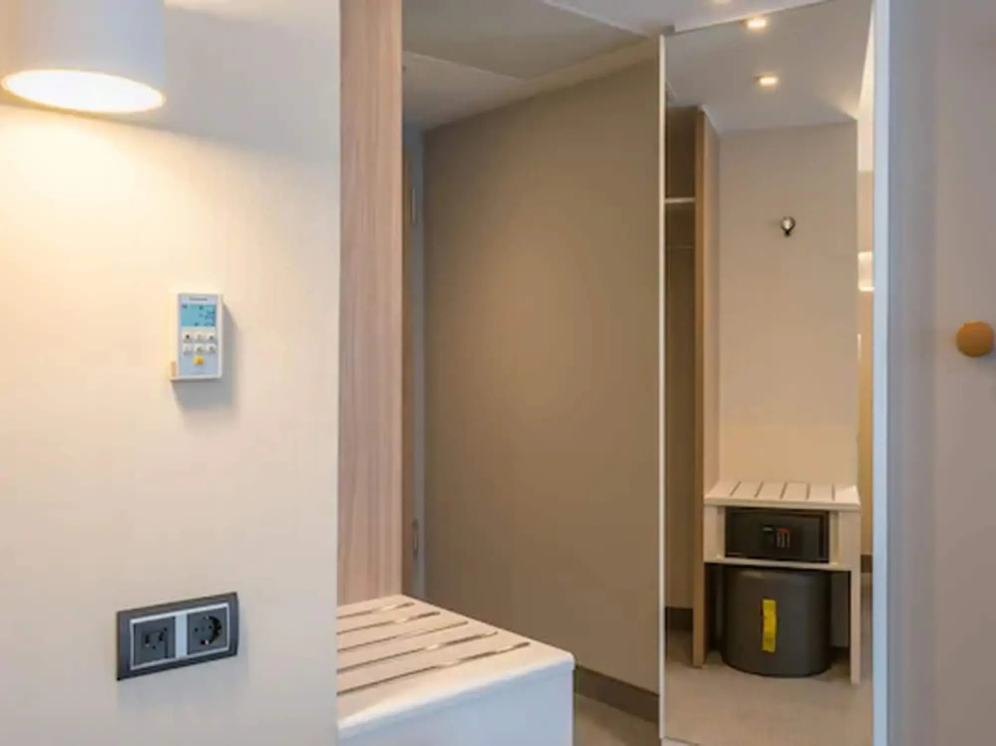 Holiday Inn Express Wuppertal - Hauptbahnhof by IHG