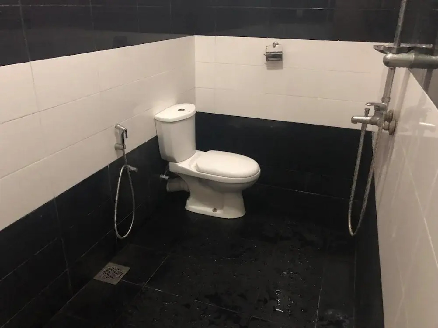 OYO 352 Sea Breeze Hotel