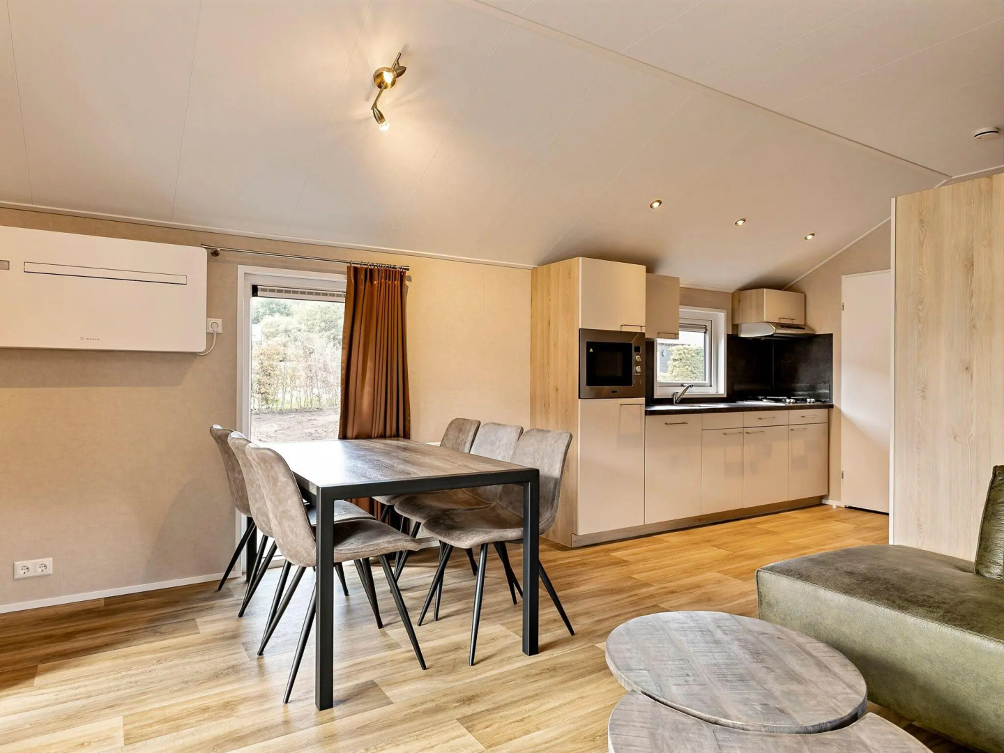 Premium Lodge Near Recreation Lake