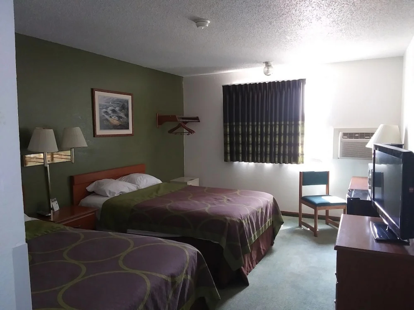Super 8 by Wyndham Kingdom City