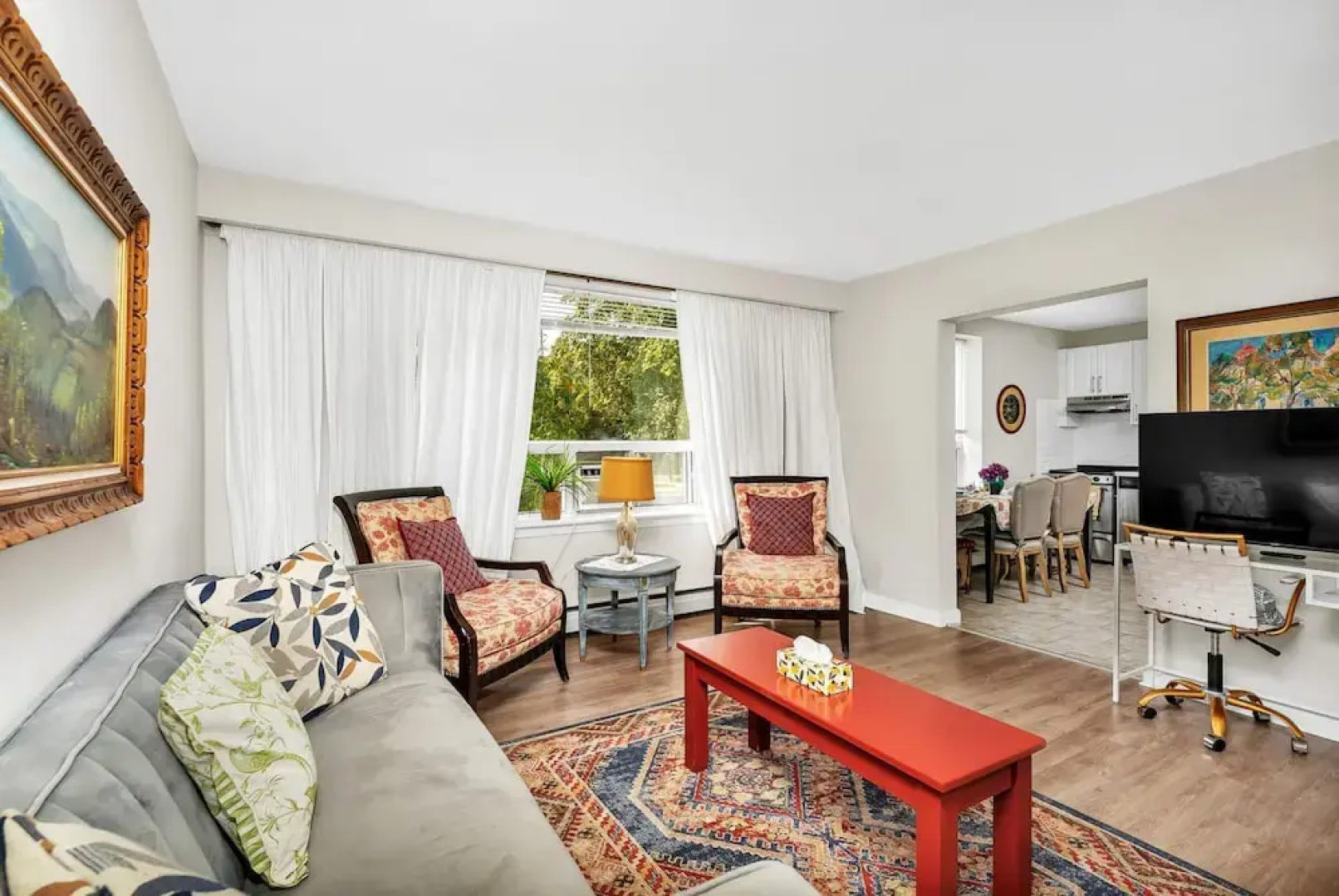 Private 2bdrm Newly Renovated - Furnished apt - U3