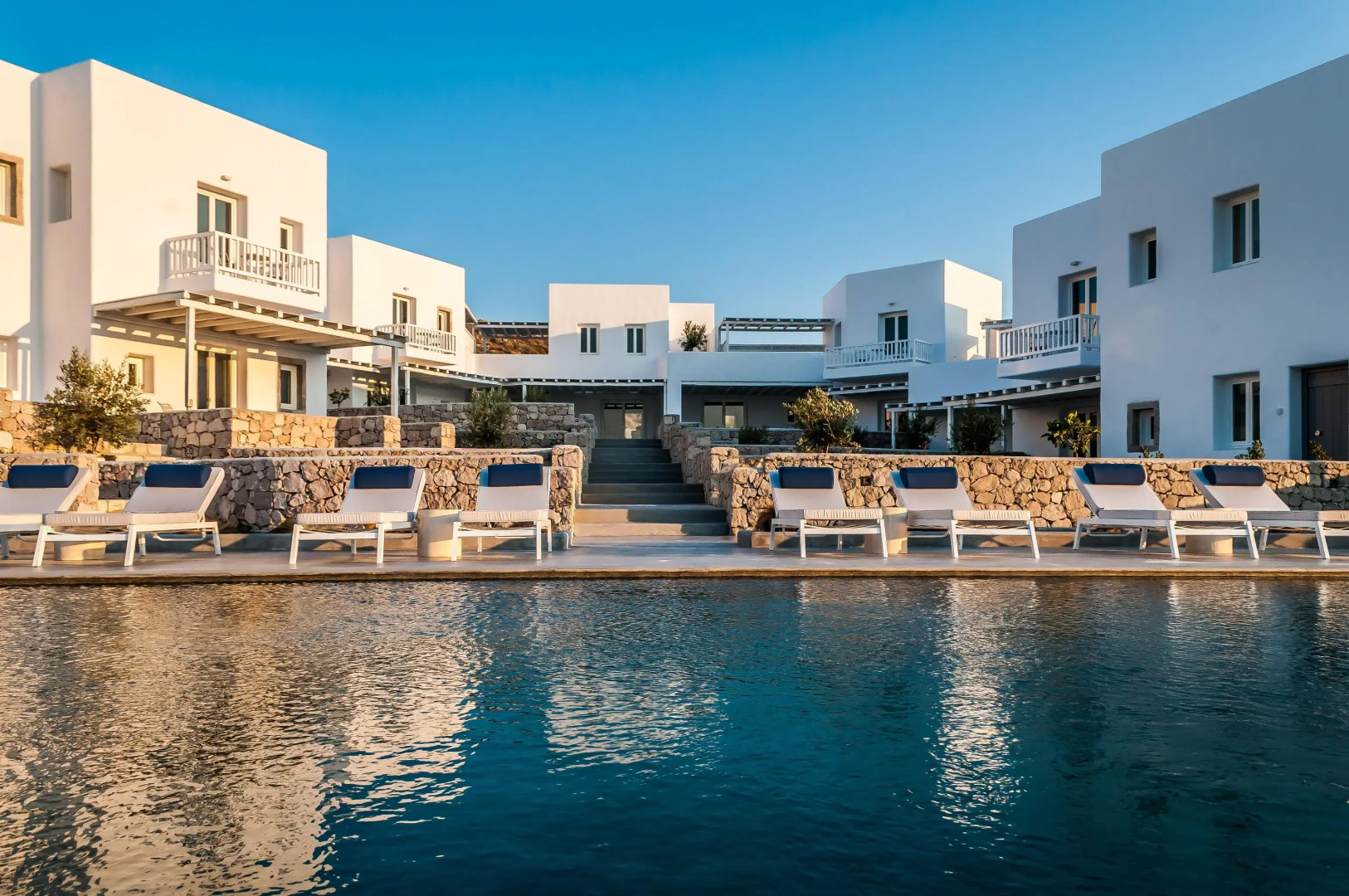 Milos Breeze Boutique Hotel