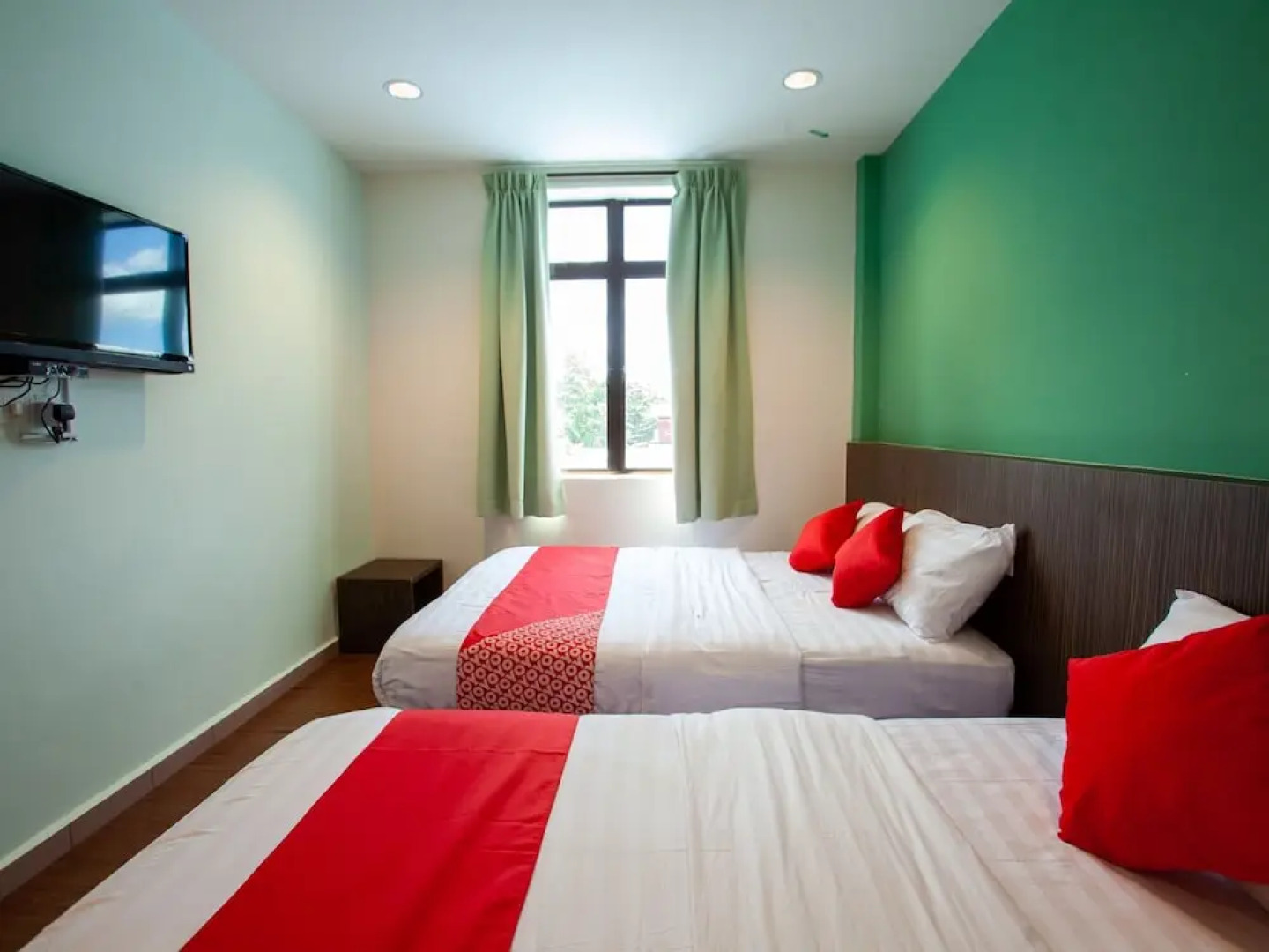 OYO 89487 Space Hotel