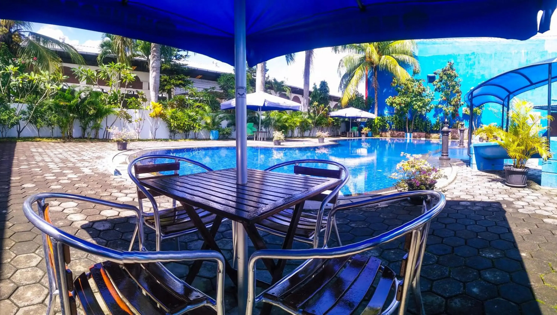 Mahkota Hotel Genteng