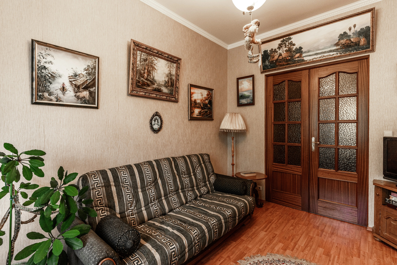 Квартира Малоохтинский 84б