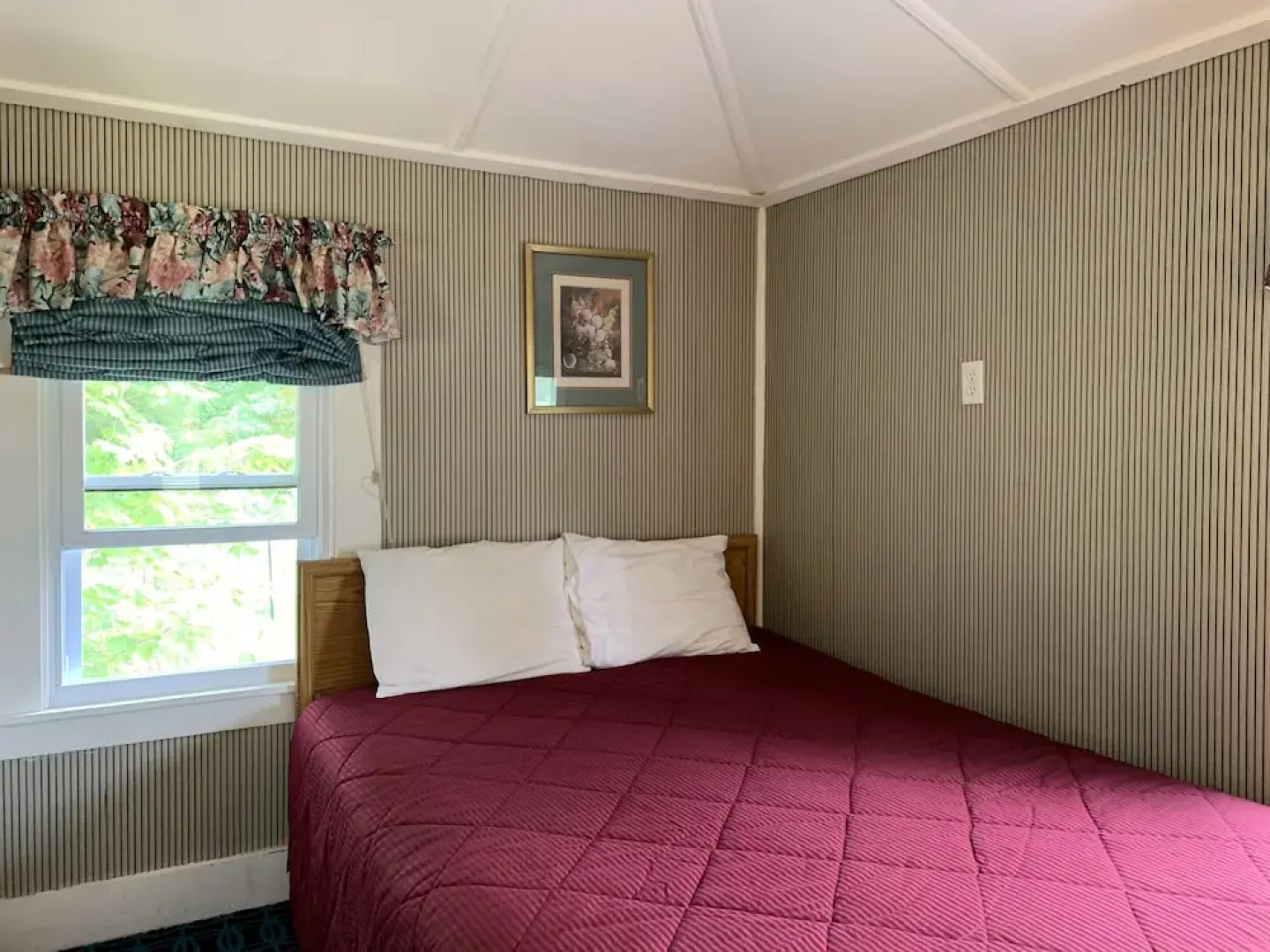 Perry's Motel & Cottages