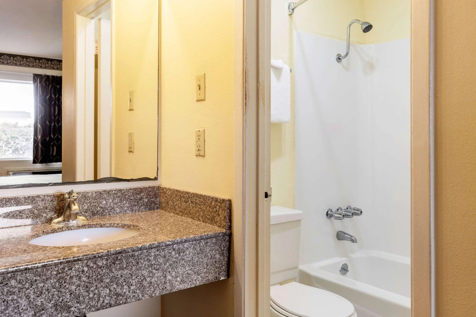 Econo Lodge Waco North I-35