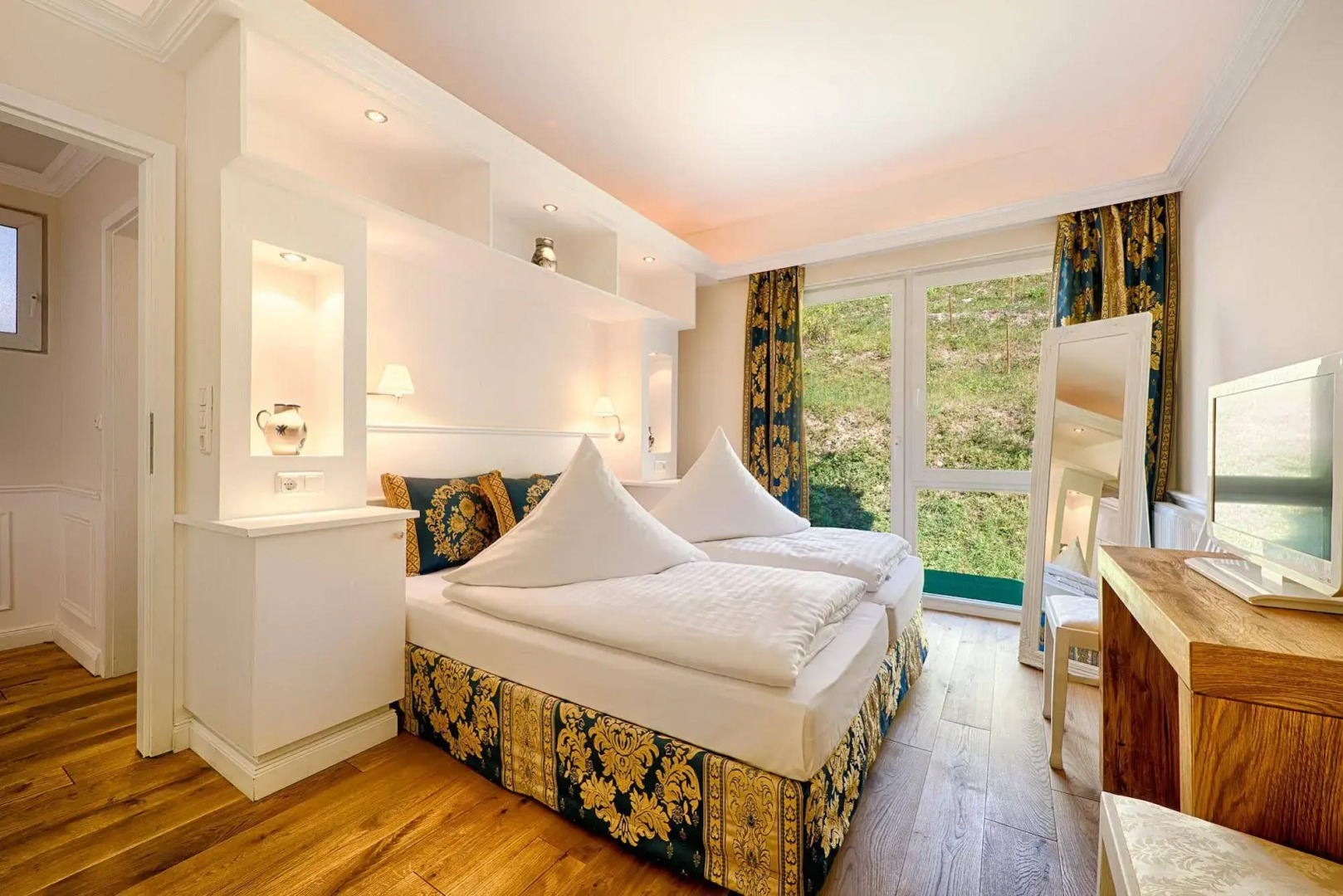 Hotel Weinberg-Schlößchen