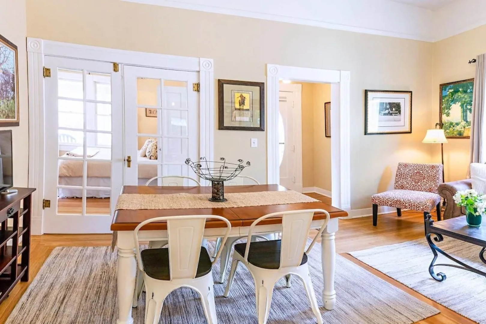 '1900' House and Cottage ~ Near OSF ~ Sleeps 10