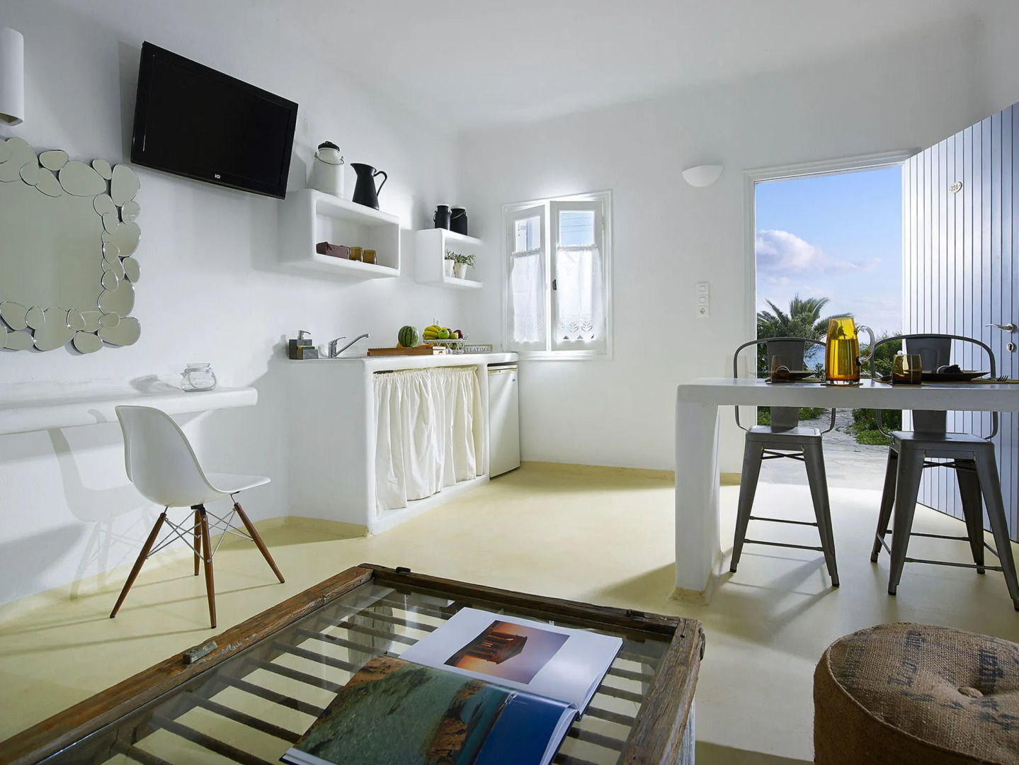 Artemis Seaside Resort