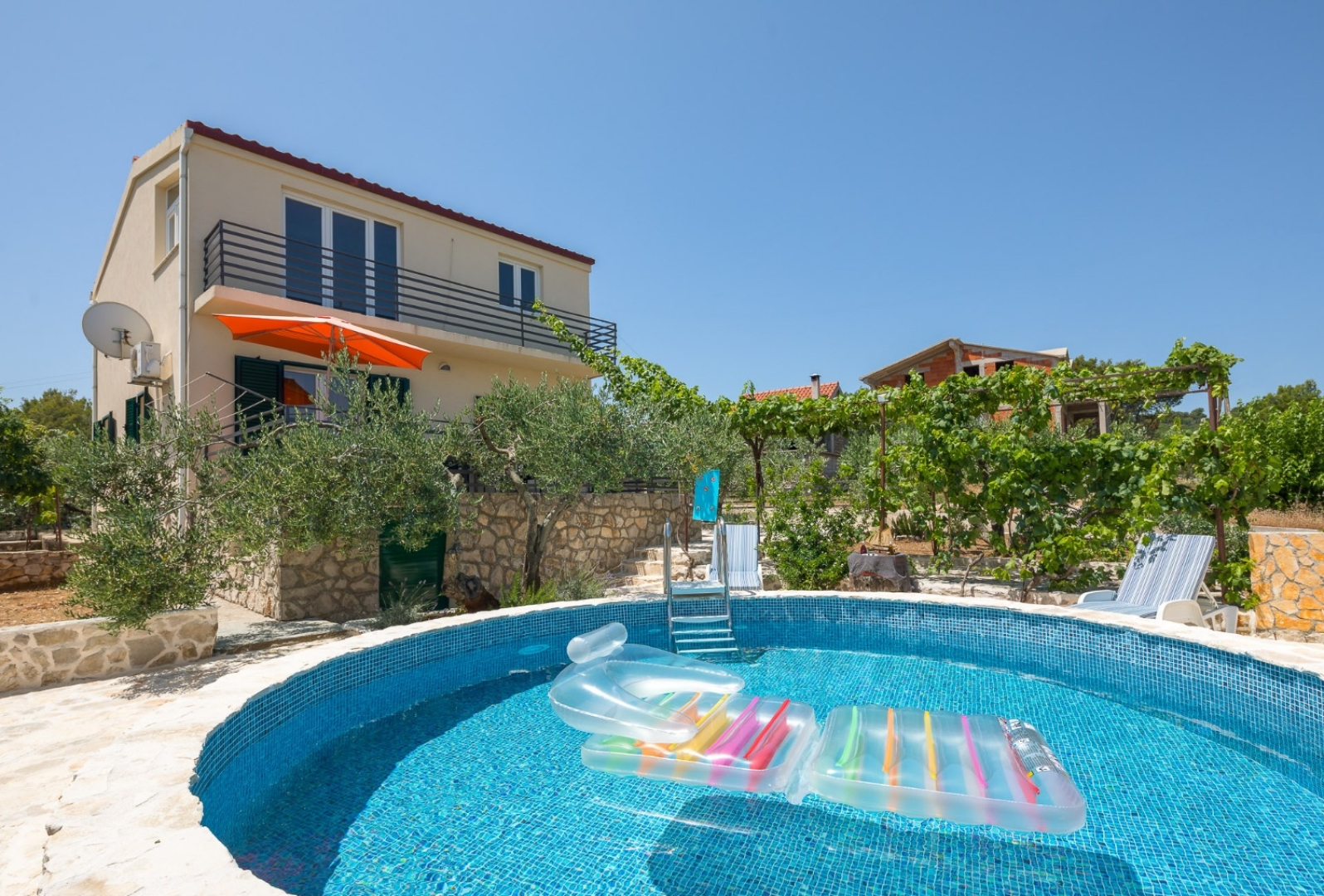 Holiday house Villa Ante - with pool: Rogac, Island Solta