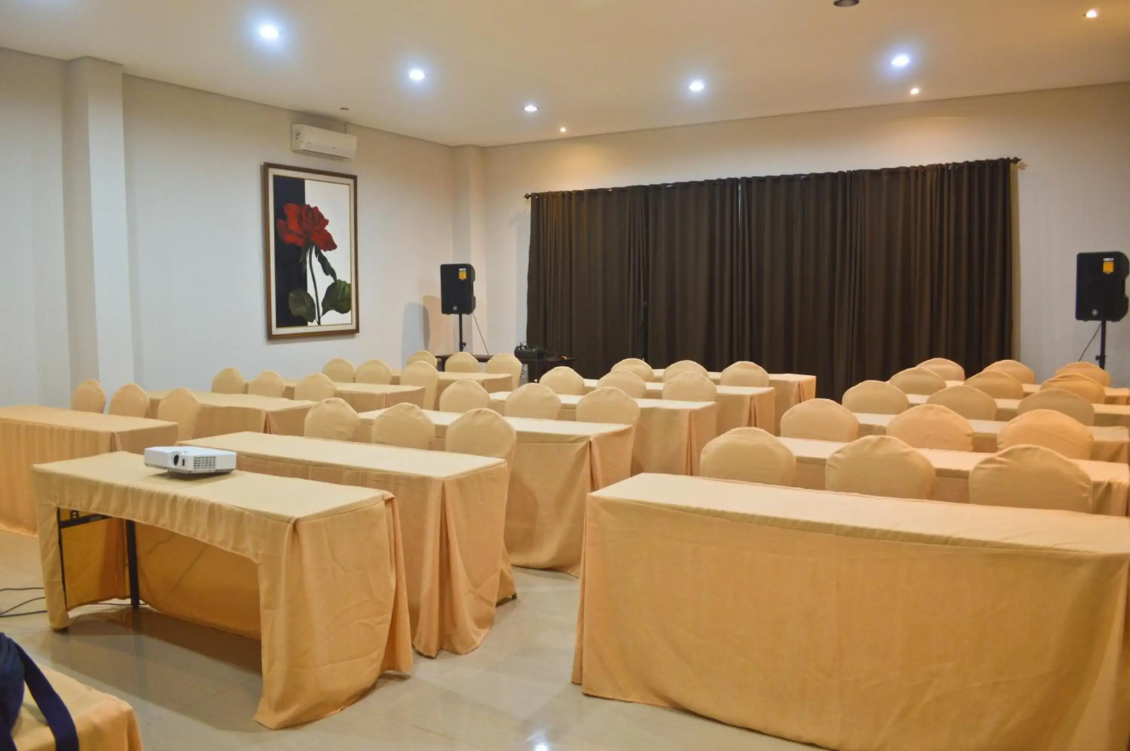 The Cabin Tanjung Hotel