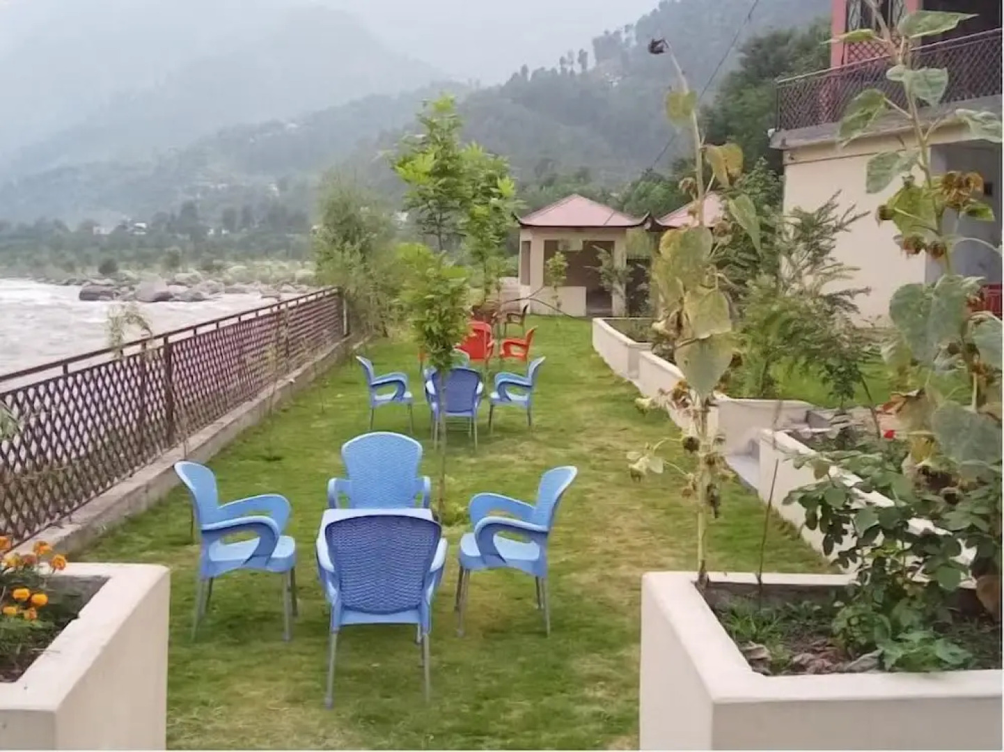 Riveria The Edge Hotel
