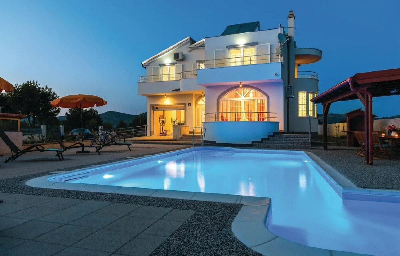 Stunning Home in Brodarica With Jacuzzi, Wifi and 4 Bedrooms