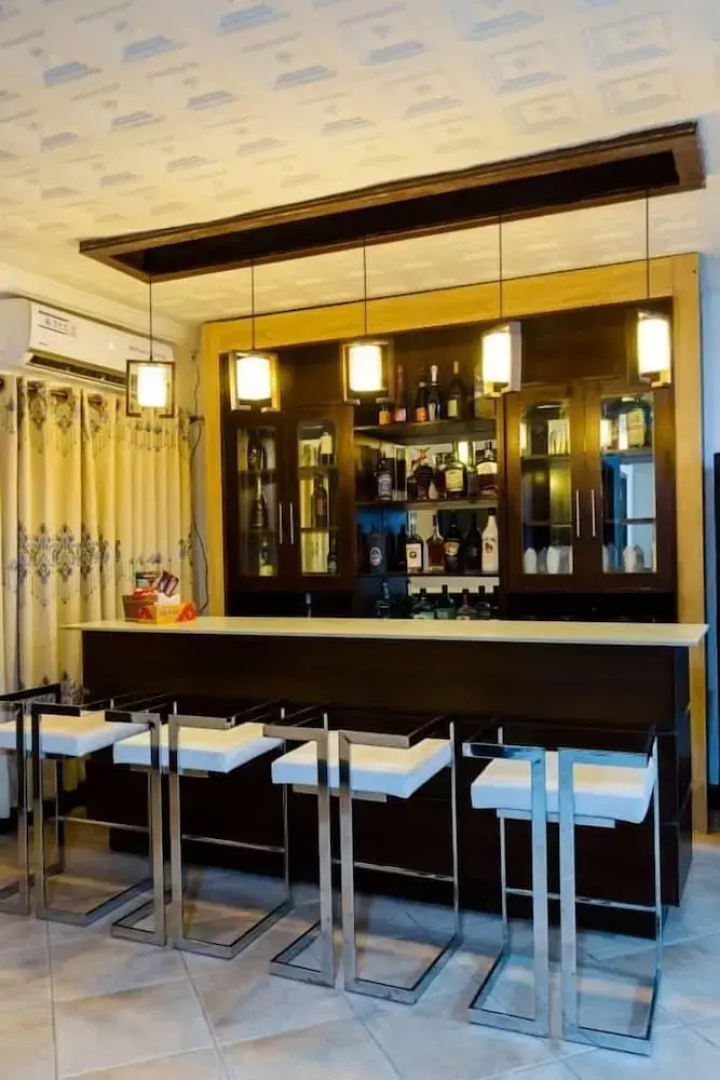 Ampric GuestHouse and Lounge
