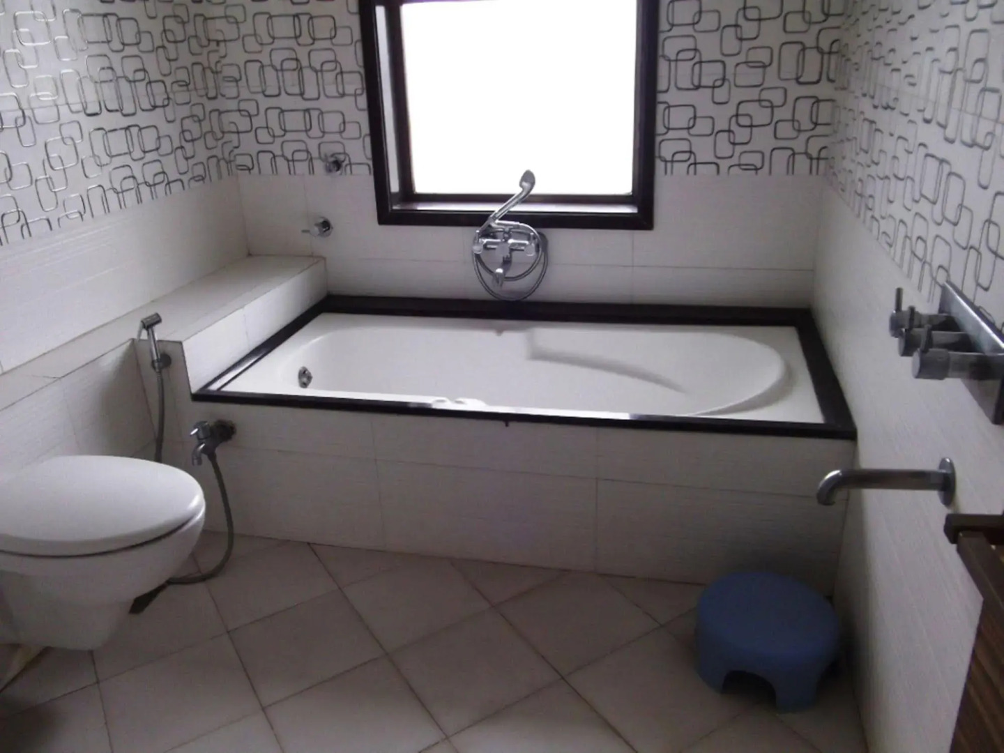 Hotel Neelam Executive