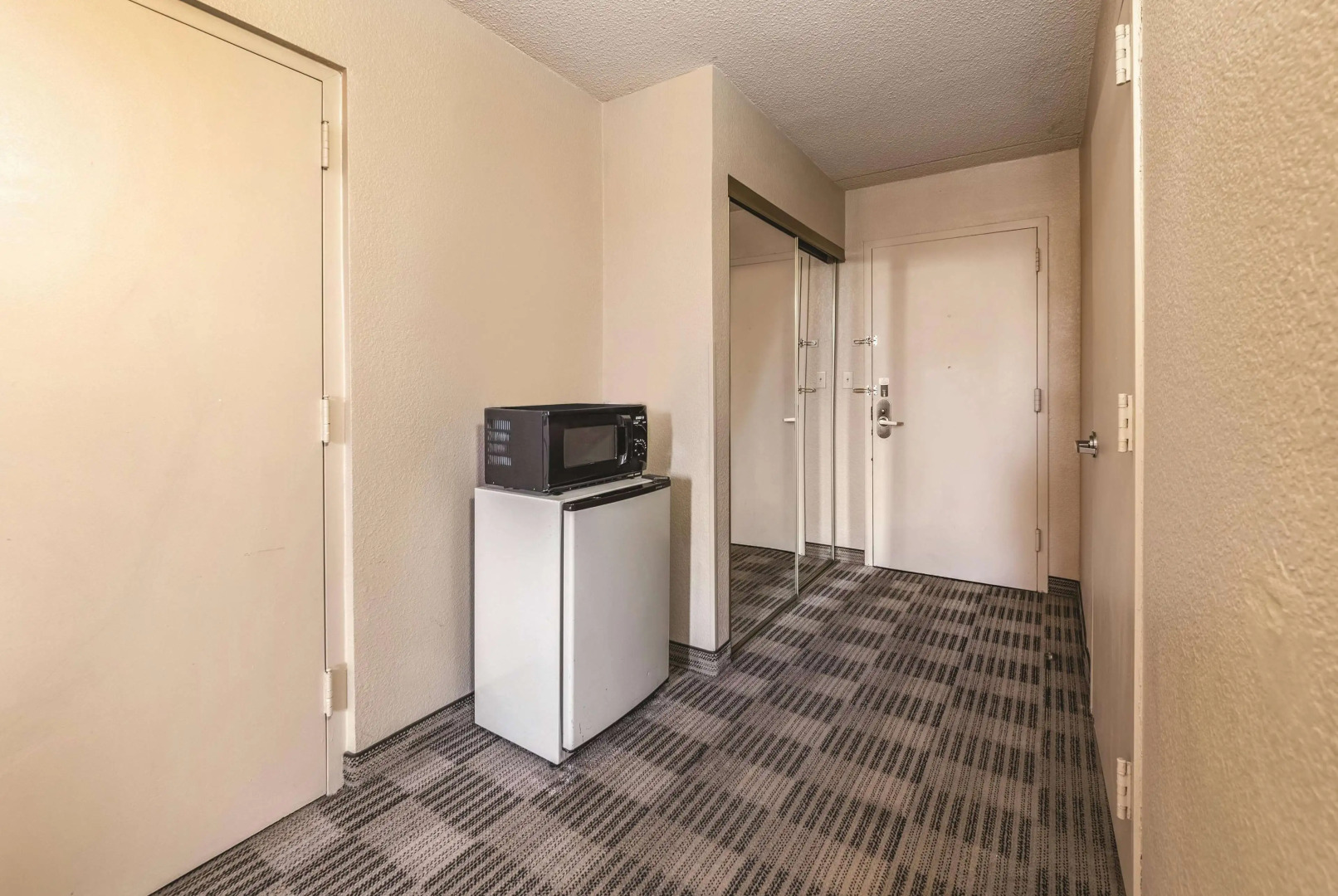 Ramada by Wyndham Fairfield NJ