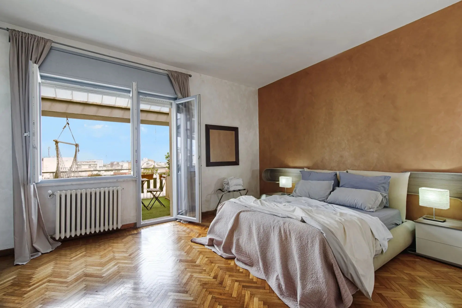 Penthouse Station Luxury Suites & Apts