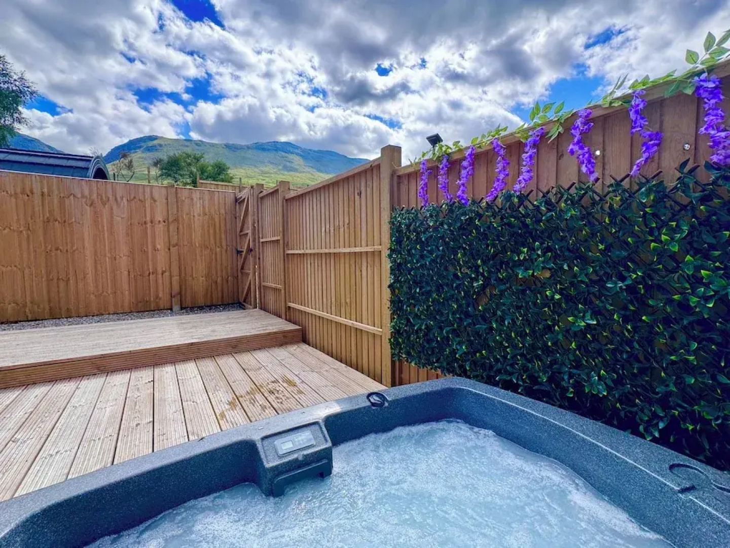 60 Mile Inn-Luxury Pods with Hot Tubs