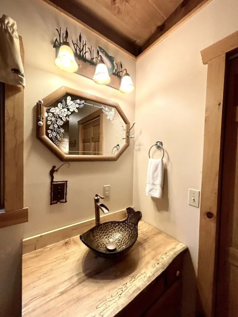 Leave the stress behind!- private hot tub, pet and motorcycle friendly, let peace and nature surround you! 2 Bedroom Home by RedAwning