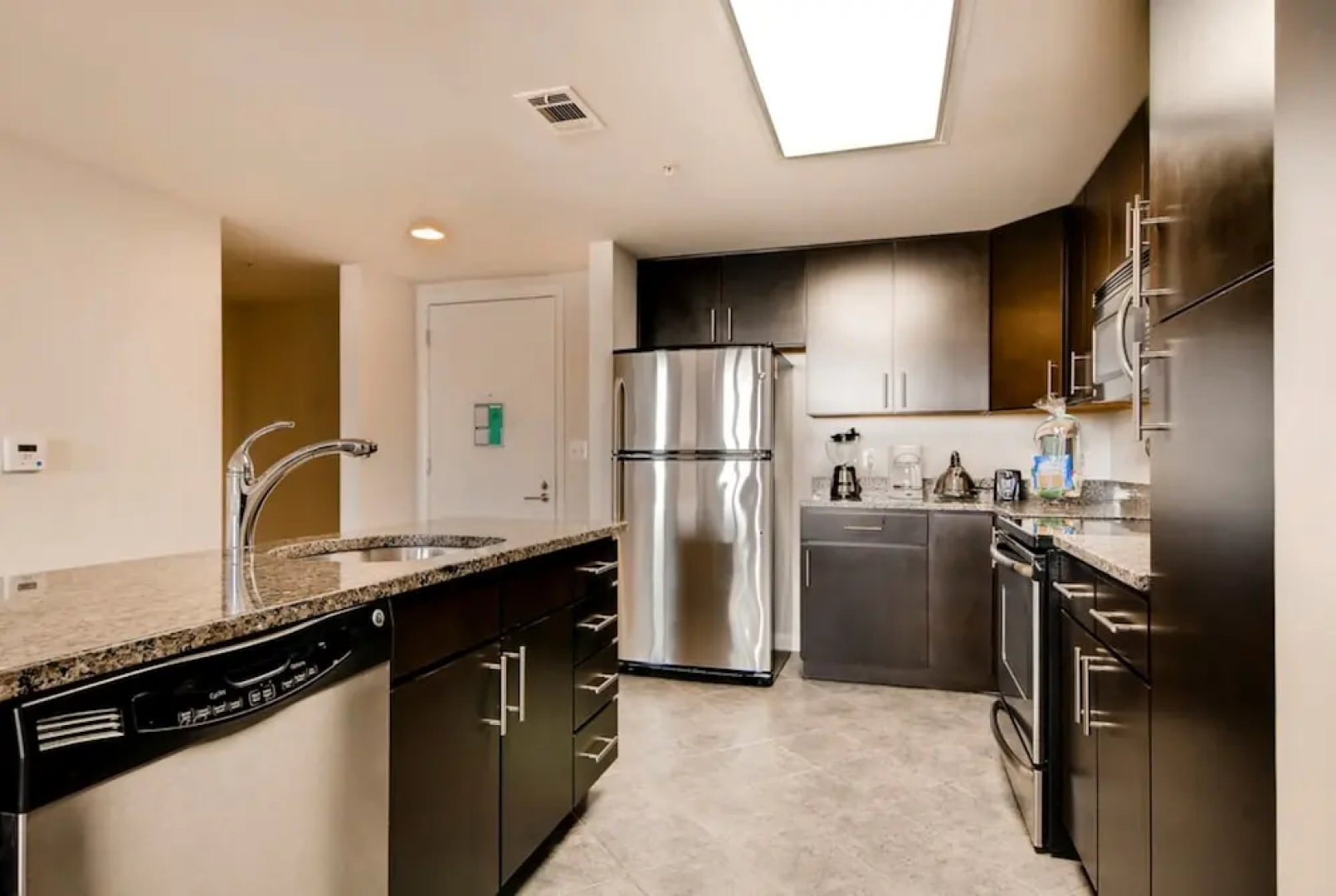 Bluebird Suites in Pentagon City