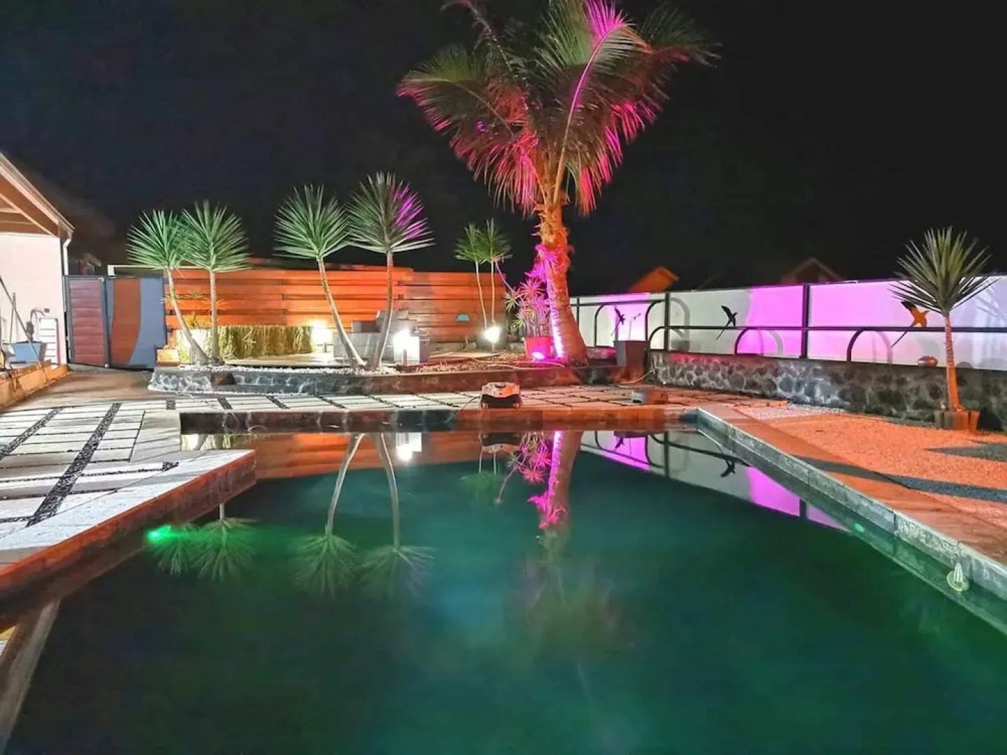 Apartment With One Bedroom In Saint Joseph With Pool Access Furnished Terrace And Wifi