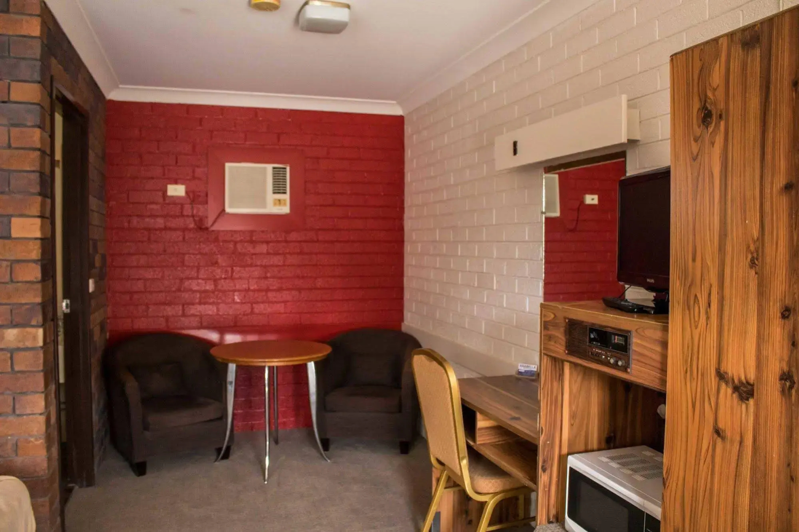 Arabella Motor Inn (formerly South Tweed Motor Inn)