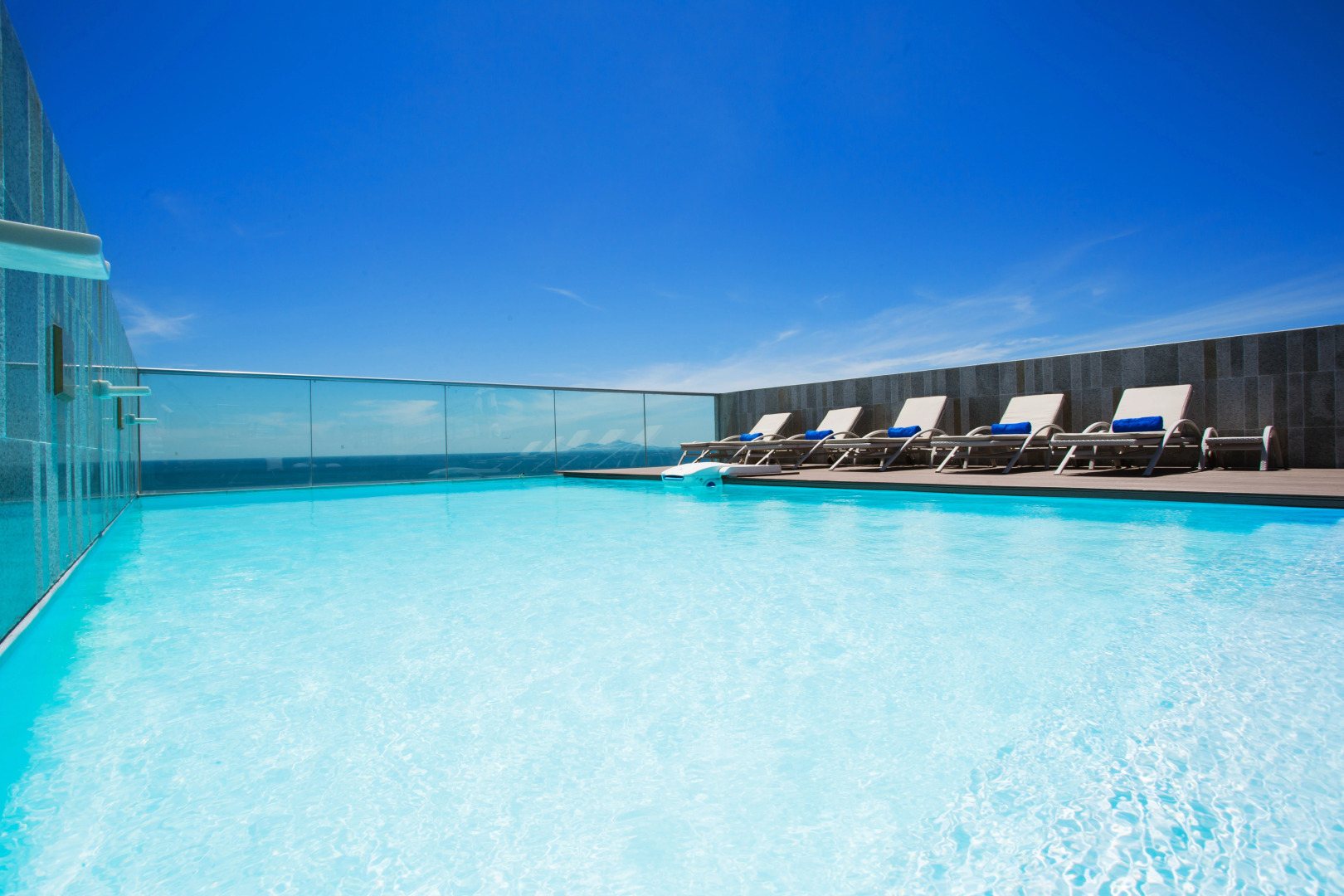 Holiday Beach Hotel Danang