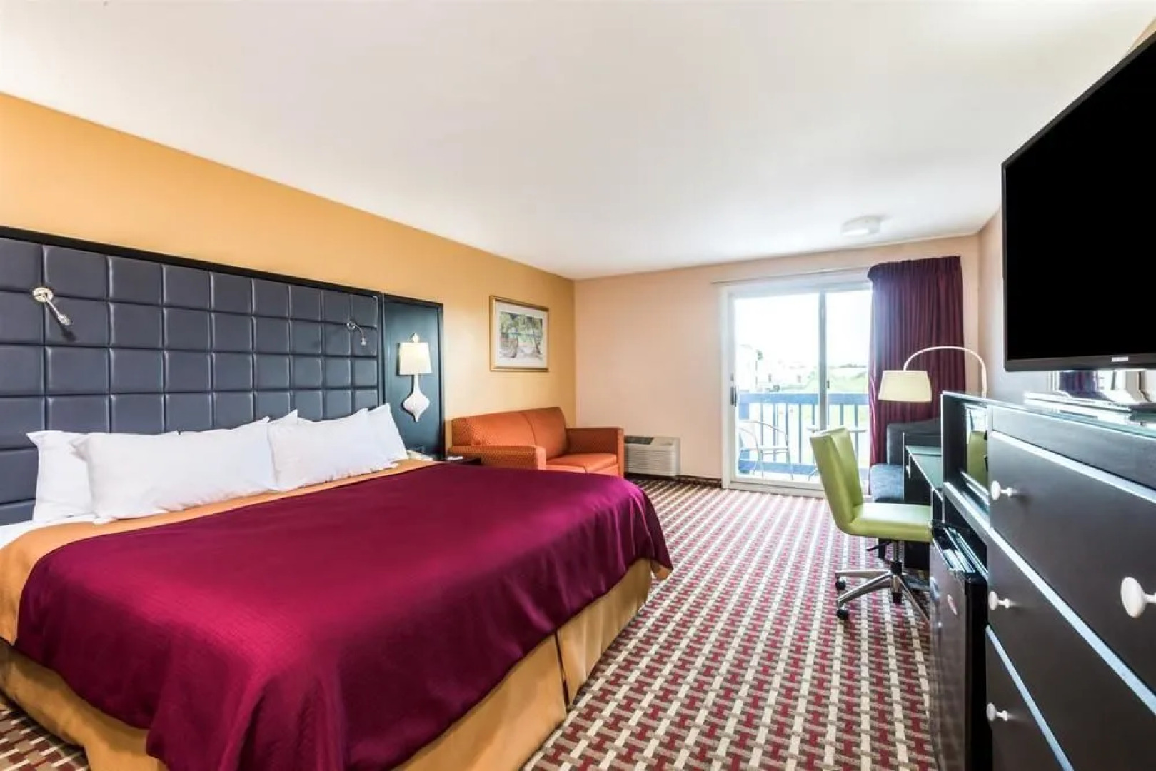 Days Inn by Wyndham Middletown Newport Area