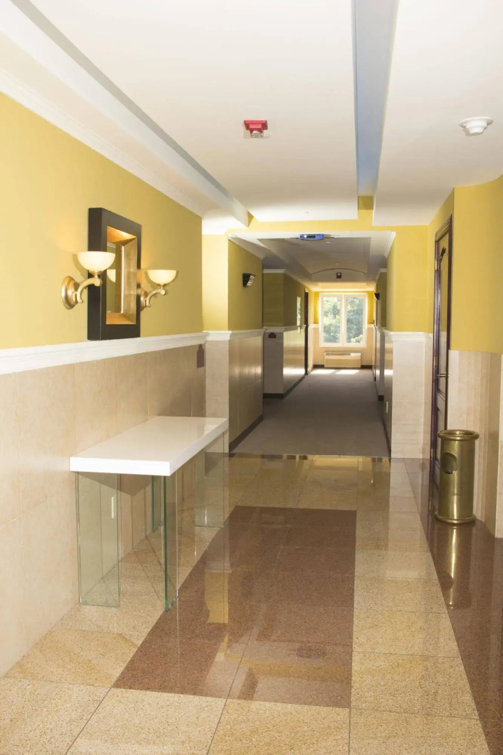 Beverly Hills: Hotel & Business