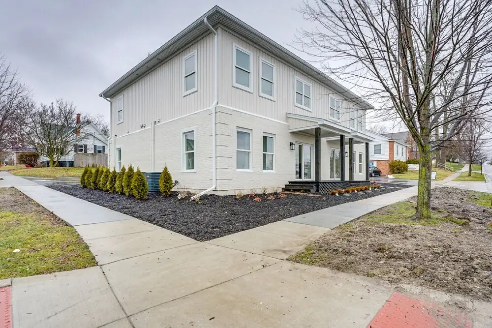 St Clair Apartment - Walk to River & Boardwalk!