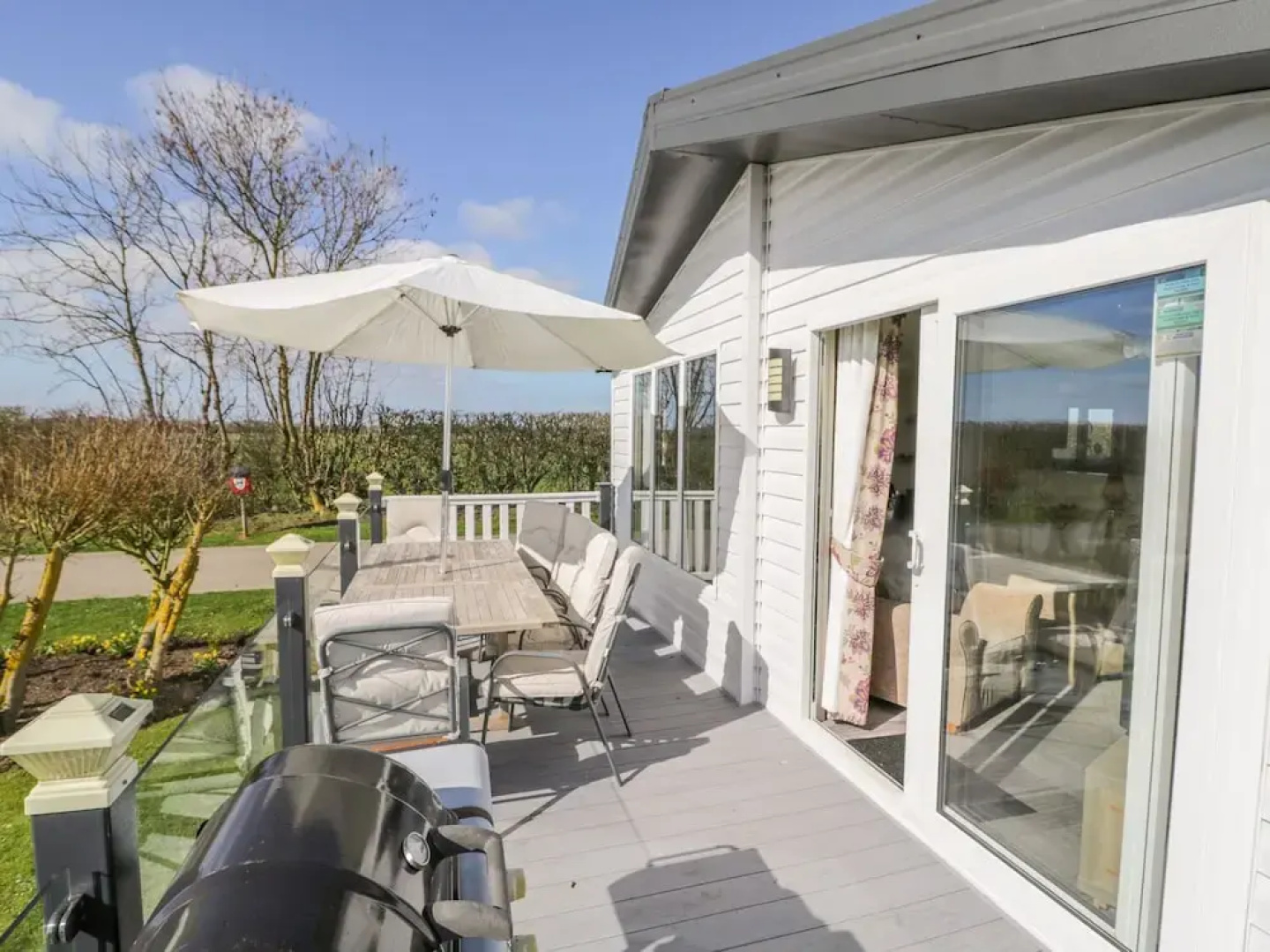 Superb detached lodge located on Skipsea Sands
