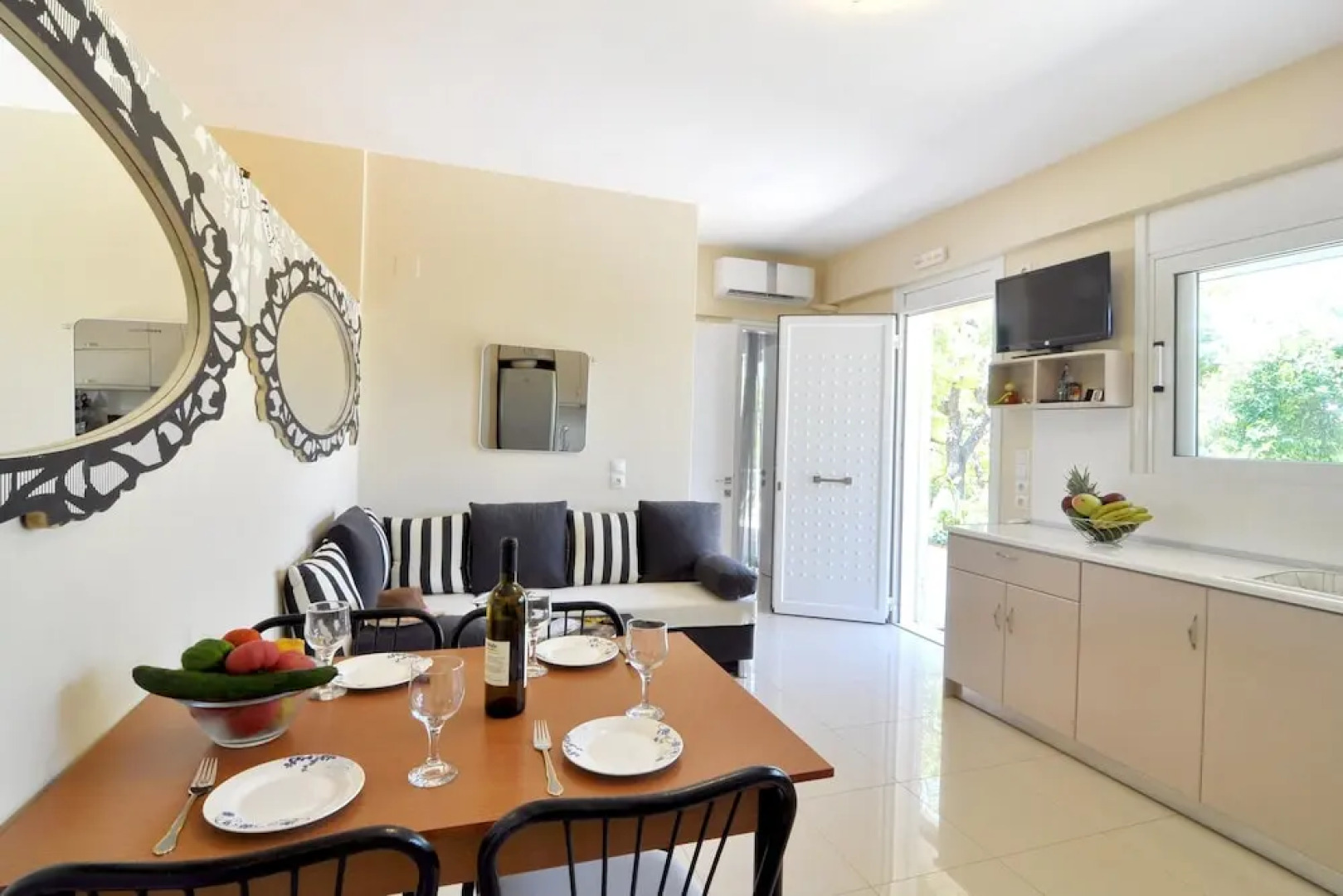 House With 2 Bedrooms in Corfu, With Wonderful Lake View, Enclosed Gar