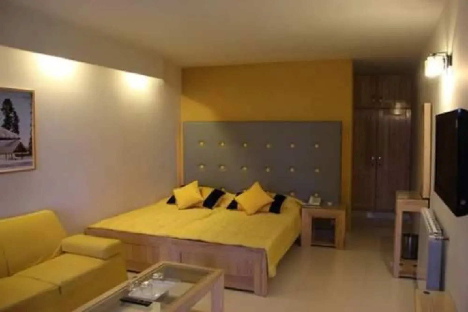 Summer Retreat Hotel