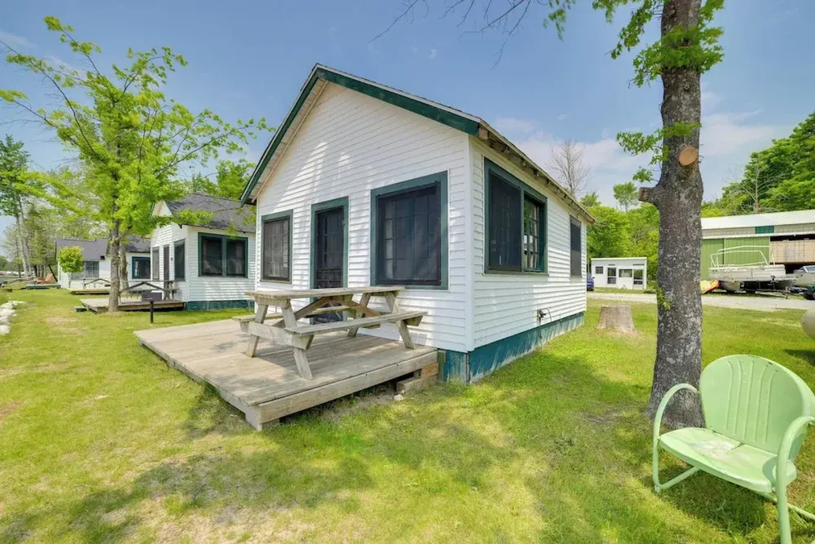 Les Cheneaux Islands Cabin 4 w/ Deck: Pet Friendly