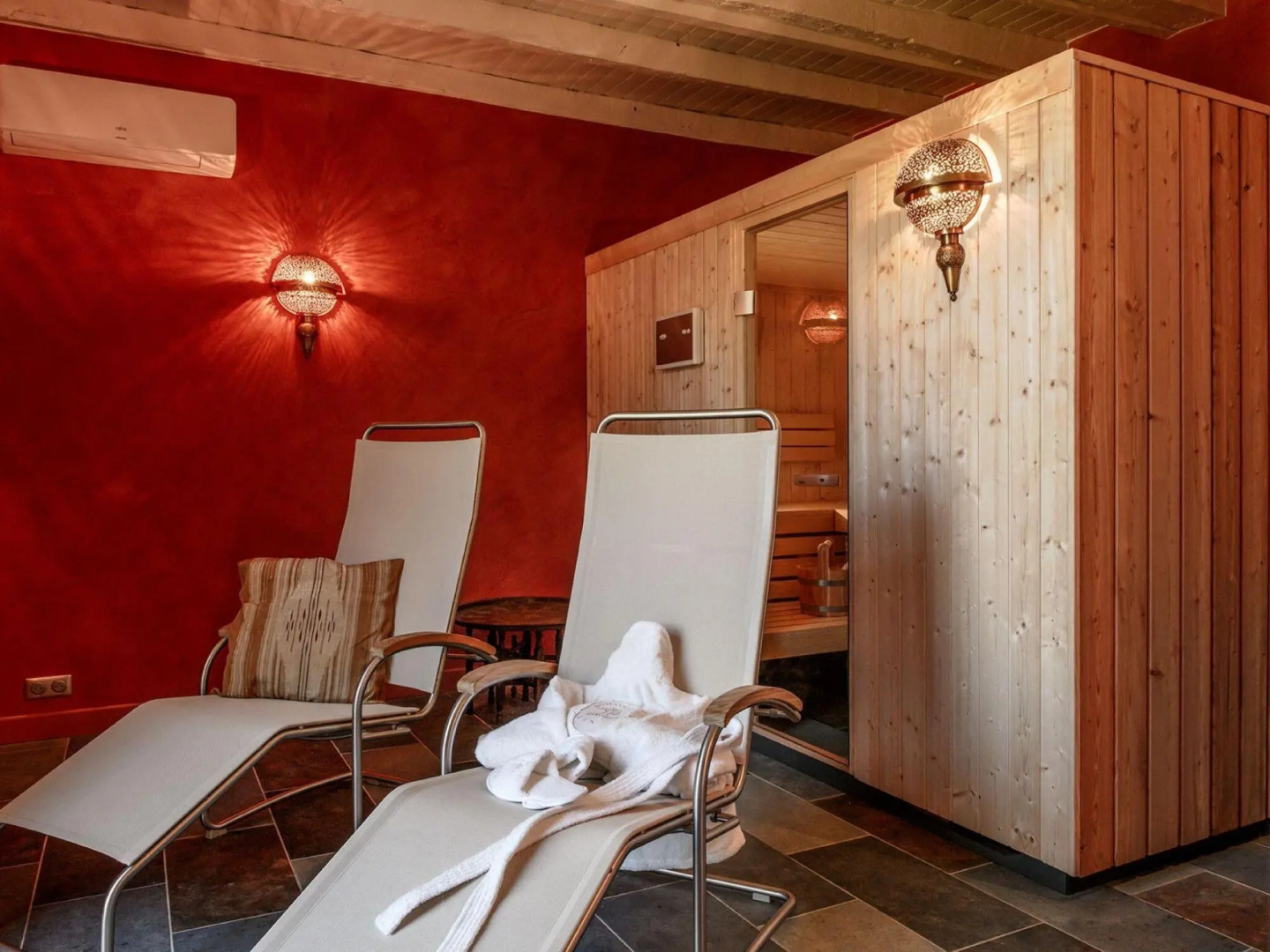 Plush Mansion in Saint-Germain-de-Belvès with Private Pool