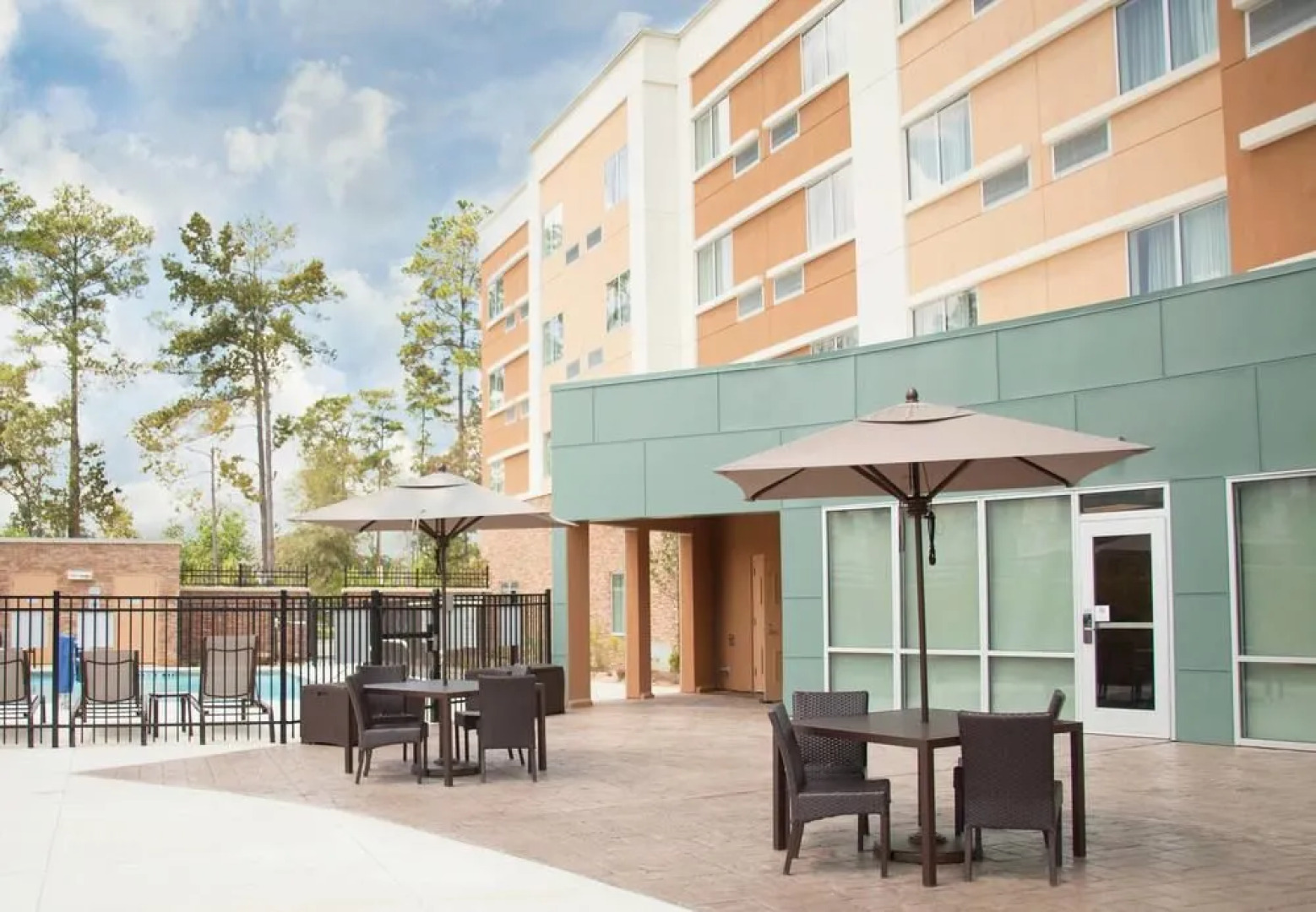 Courtyard Houston Springwoods Village