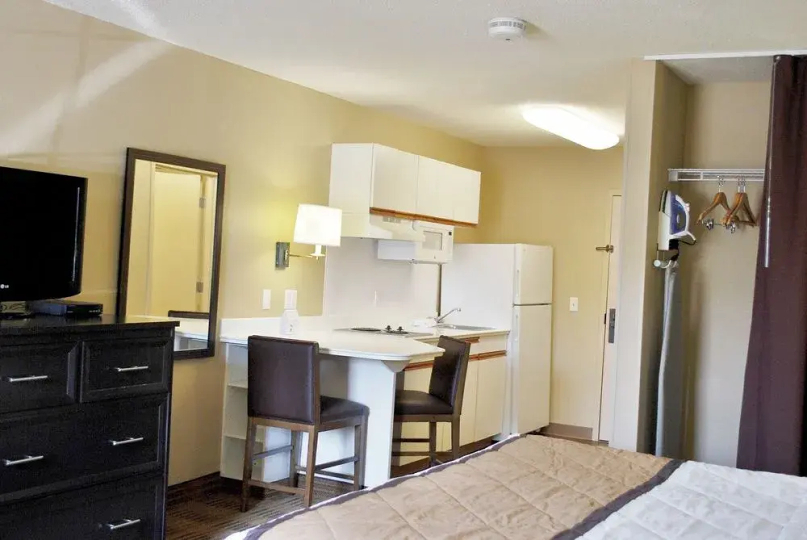 Extended Stay America Hotel Milwaukee - Brookfield