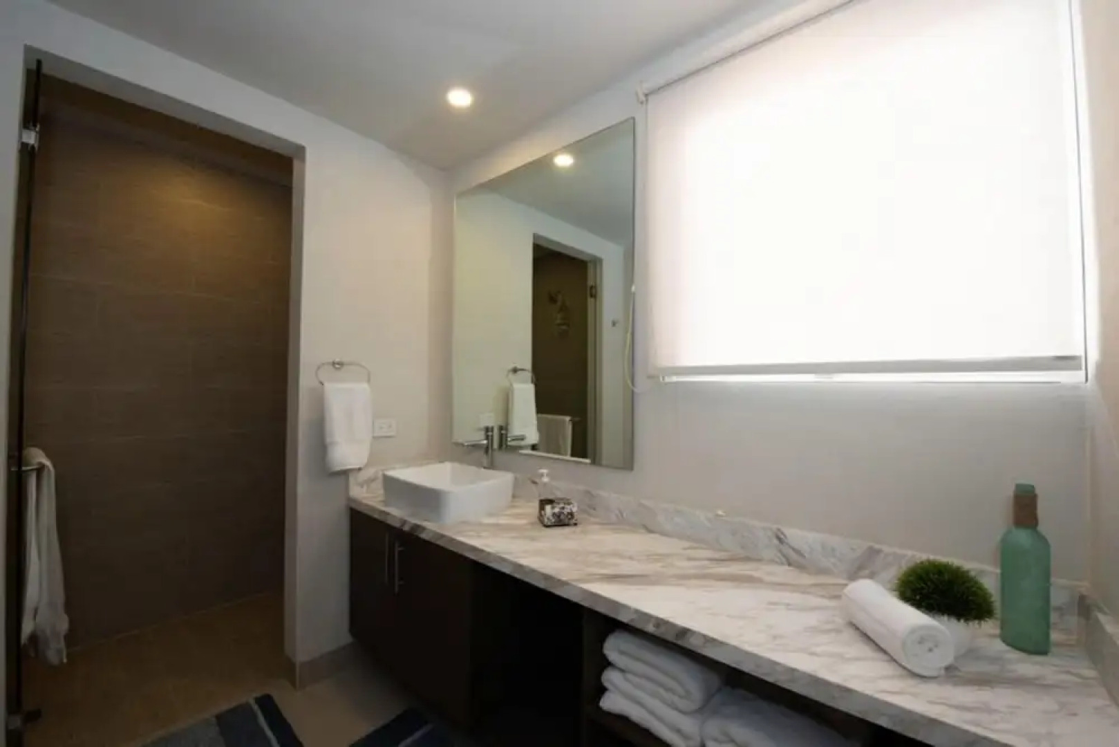 Los Azulejos 5D 3 BR by Casago