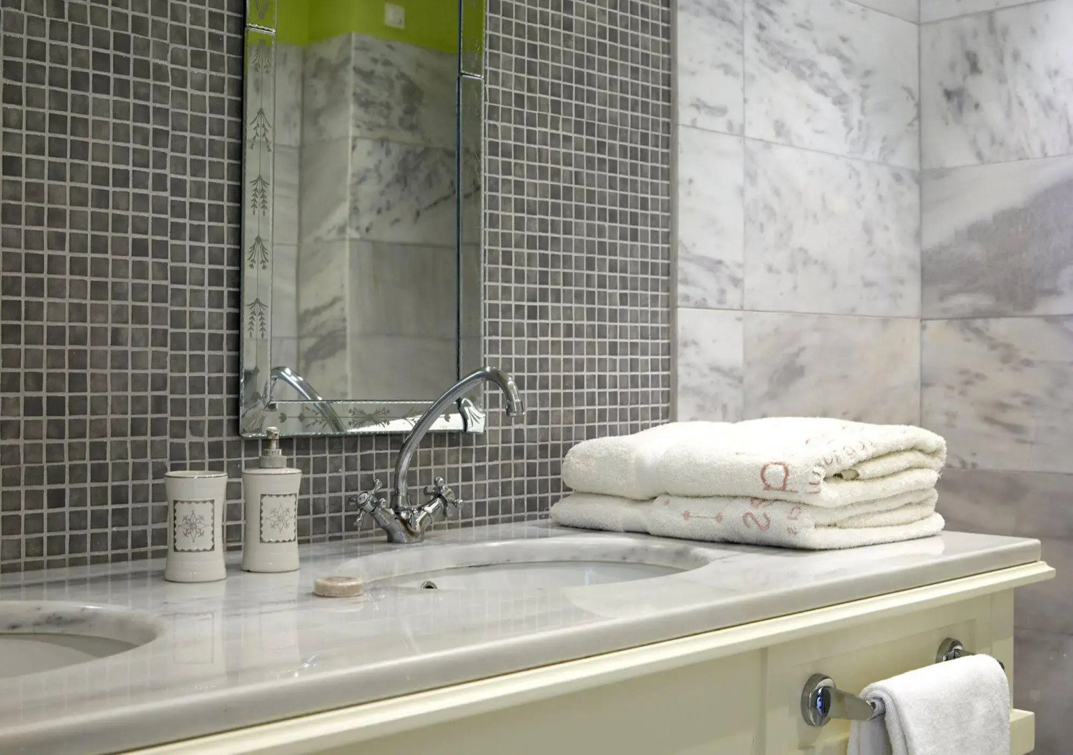 Pleiades Luxurious Villas