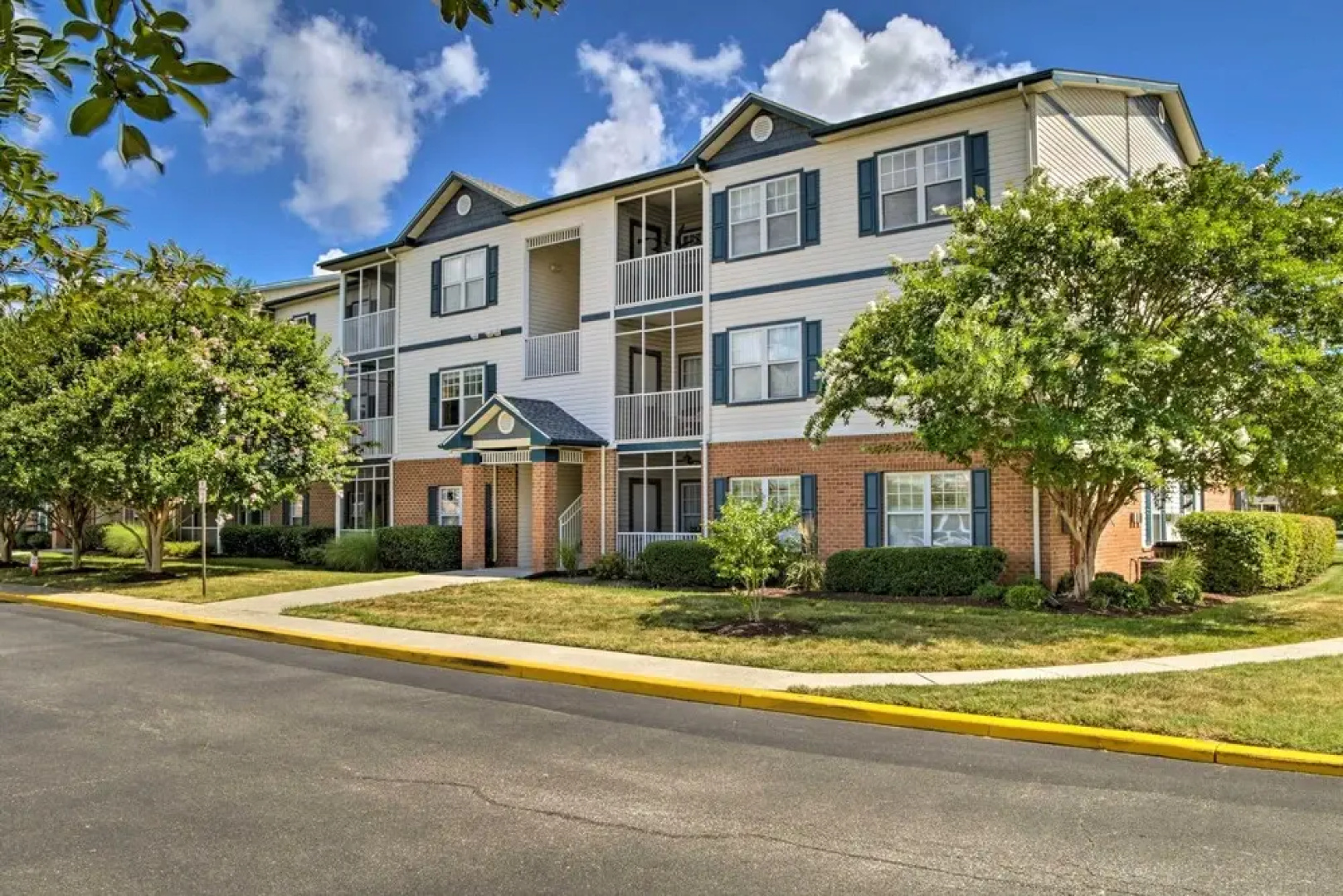 4 Mi to Beaches: Pet-friendly Lewes Condo!
